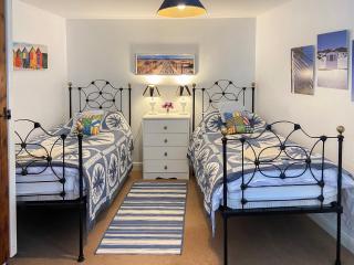 Fairlaw Garden Cottage - 2