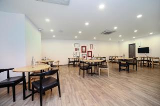 Hotel O Qotel Hotel chhatarpur - 6