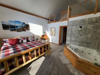 Spacious, modern, home by the lake - 6