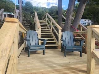 Spacious, modern, home by the lake - 4