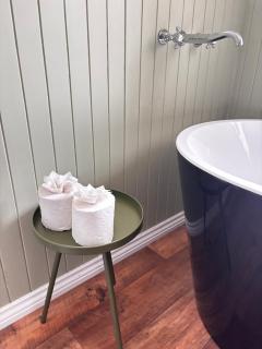 Quiet 3-Bed Retreat Walk to Pubs, Shops & Trails - 9