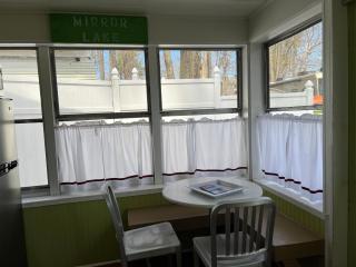 Cottage 12 - King Bed Child Loft w Twin Private Bath Kitchenette Pets Allowed Fee applies - 5