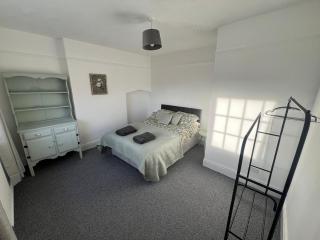 Whole home Aintree Racecourse - 2