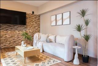 Huge 4BR super located - 0