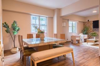 Huge 4BR super located - 4