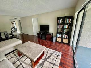 Residence near trails, shopping - 2