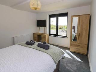 Oaktree Cottage - 3 Bedrooms - Sleeps 6 - 9