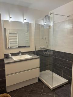 Chez Omiala Centre de Meyzieu - 1