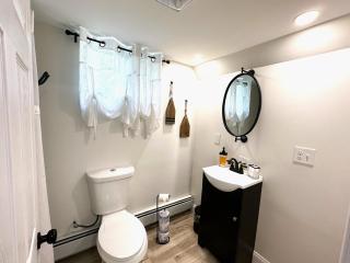 Melvin Village - 5 Bed 3 Bath Arcade Near Lake Pet Friendly fee applies - 8