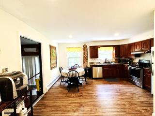 Melvin Village - 5 Bed 3 Bath Arcade Near Lake Pet Friendly fee applies - 4