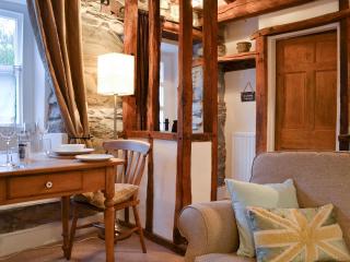 Low White Stones - 8