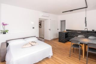 DN ART ROYALE - APT N vasca idromassaggio interno piano terra -APT D esclusivo terrazzo esterno con jacuzzi - 4