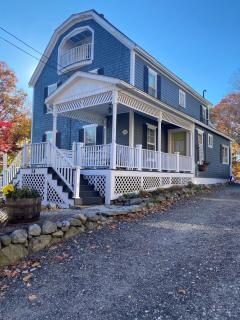 Main House - 3 Story 5 Bed 3 Bath Private Deck Courtyard Pet Friendly fee applies - 4