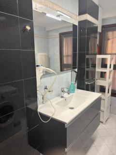 IVANNA Central Station Apartment - 5