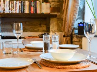 Low White Stones - 6