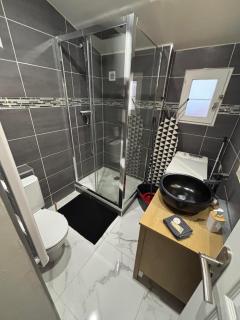 Jungle house,Arr autonome,Proche Aéroport & Gare - 1