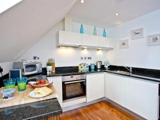 9 The Whitehouse - 2