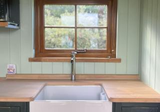 Stratford Bespoke Shepherd Hut - 5