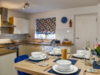 Cayton Cove Cottage - 3