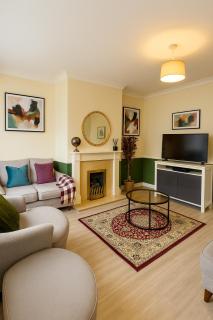 Great for Contractors and Families 3BedHouse with FreeParking - 2