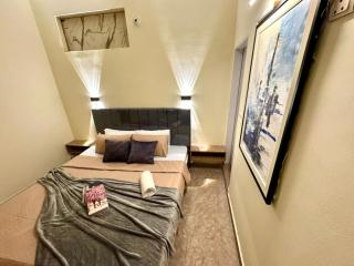 Heaven Four Suites - Karachi - 6