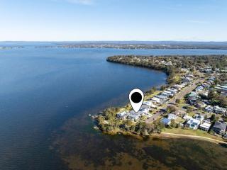 Lakeside Luxury Buff Point - 2