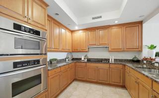 Contemporary Three-Bedroom Beachfront Apartment with Ocean Views - 7