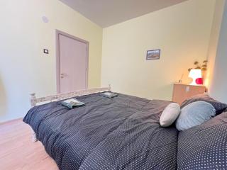 Bogota Central Apt w Office Space and Wifi near Metro - 8