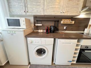 Bogota Central Apt w Office Space and Wifi near Metro - 4