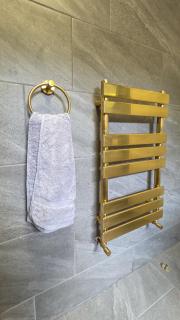 Free parking and 15 minutes walk to the Railway Museum - 1