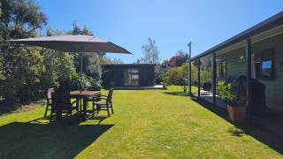 Fale Va'a in Marahau - 0