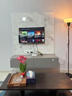 Couple friendly entire home with car parking - 5