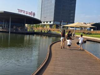 מיני פנטהאוס נווה גן Mini Penthouse by Lake Neve Gan - 2