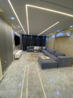 شقه فندقيه علي بعد خطوات من النيل بالمهندسين - El Cairo - 8