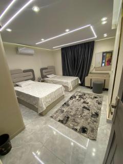 شقه فندقيه علي بعد خطوات من النيل بالمهندسين - 5