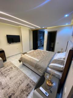 شقه فندقيه علي بعد خطوات من النيل بالمهندسين - 3