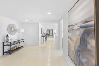 Elegant Three-Bedroom Oceanfront Apartment with Designer Finishes - 2