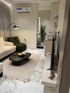 Modern bedroom and living room near King Fahd Causeway - 5