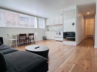 Cozy Entire Apartment Units in the heart of Capitol Hill - 8