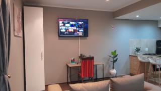 The Prestige Escape Elegant Living at Bains Lodge - 3