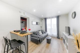 Appartement Cinéma Aéroport Orly - Parking gratuit & VTC - 6