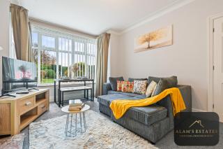 Roundhay Home 4-Bed with Free Parking WI-FI - 9