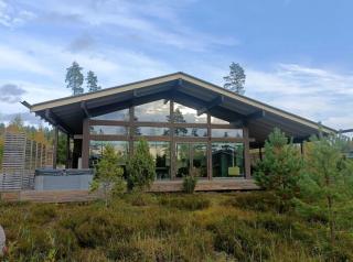 Naava Resort Luppo - Upea huvila ulkoporealtaalla sekä järvinäkymällä - 0