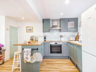 Rosemary Cottage - 2