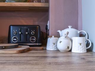 Honey Cottage - 2