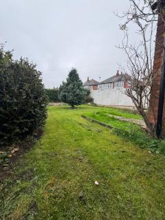 3 bedroom house sleeps 6 Discounts on long stays FreeParking Business free WiFi - 0