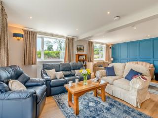 Llwyncelyn Farmhouse - 8