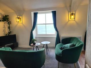 Sea view Penthouse flat 6 with fast WiFi and Free PARKING - 4