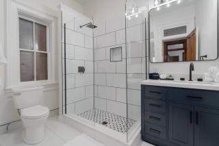 Short North Luxury 4BR Free Parking & Fire Pit - 6