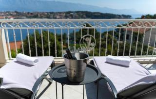 Amazing Apartment In Selca With Wifi - 1